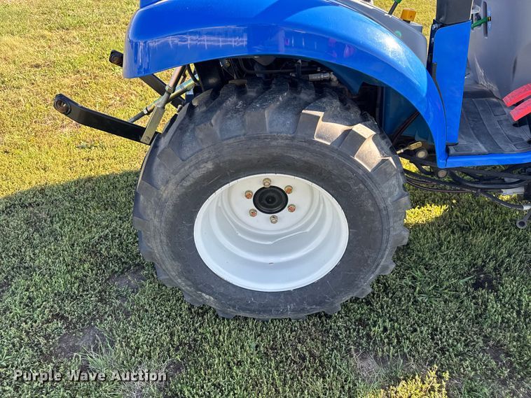 image for item EV1956 2016 New Holland Boomer 24 MFWD tractor