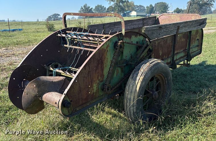 image for item EV3028 John Deere Model H manure spreader