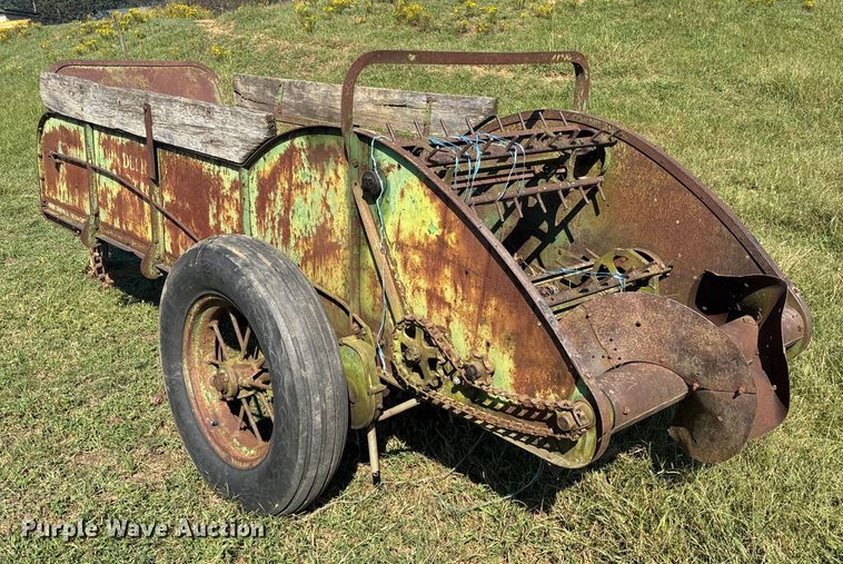 image for item EV3028 John Deere Model H manure spreader