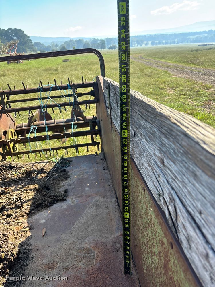 image for item EV3028 John Deere Model H manure spreader