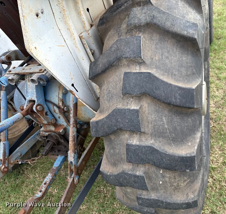 image for item GH9371 Ford 4600 tractor