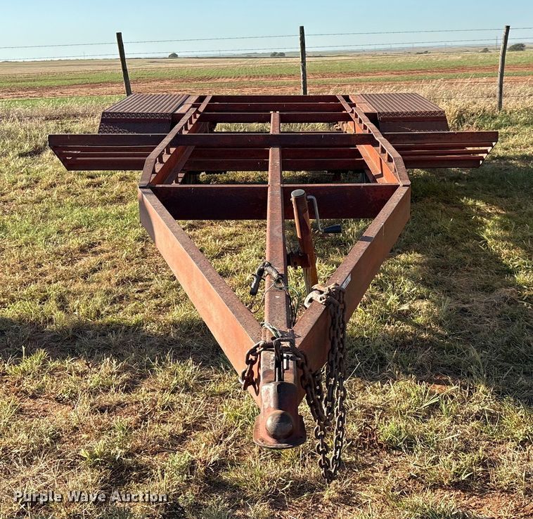 image for item IE9213 Donahue Manufacturing 800 windrower trailer