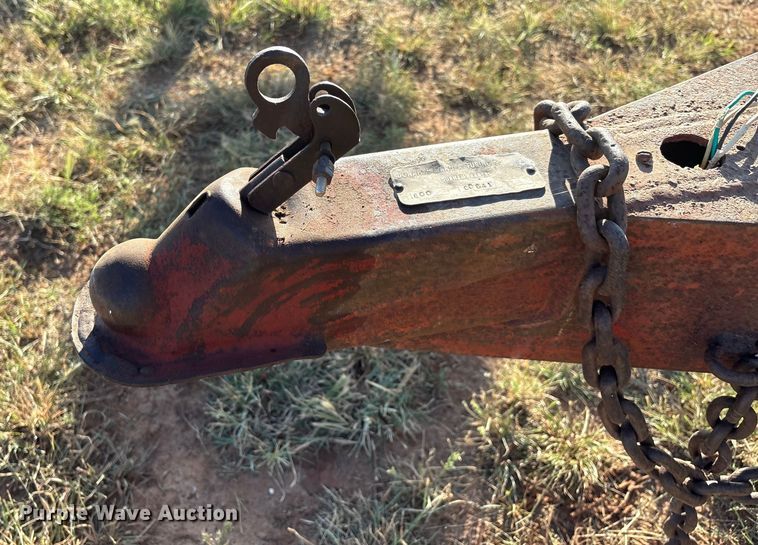 image for item IE9213 Donahue Manufacturing 800 windrower trailer