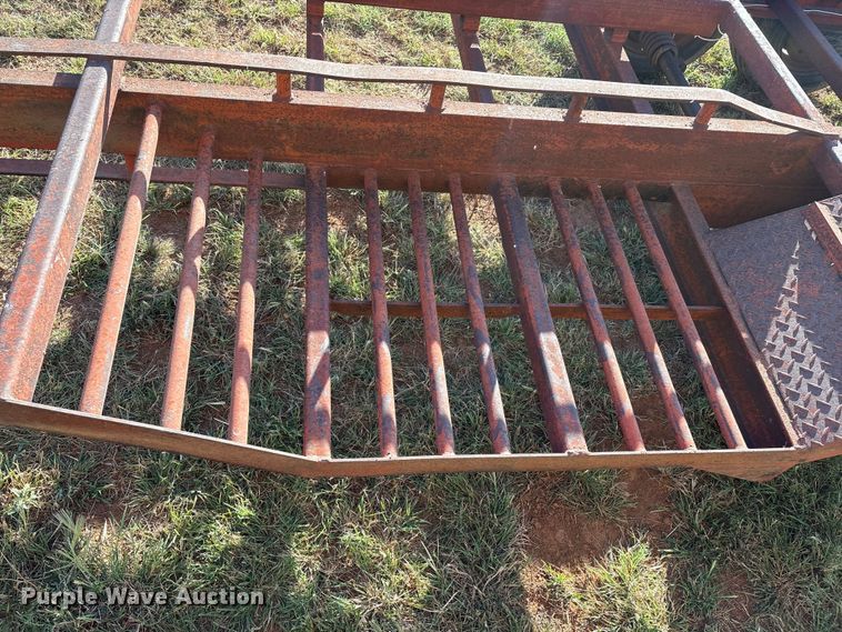 image for item IE9213 Donahue Manufacturing 800 windrower trailer