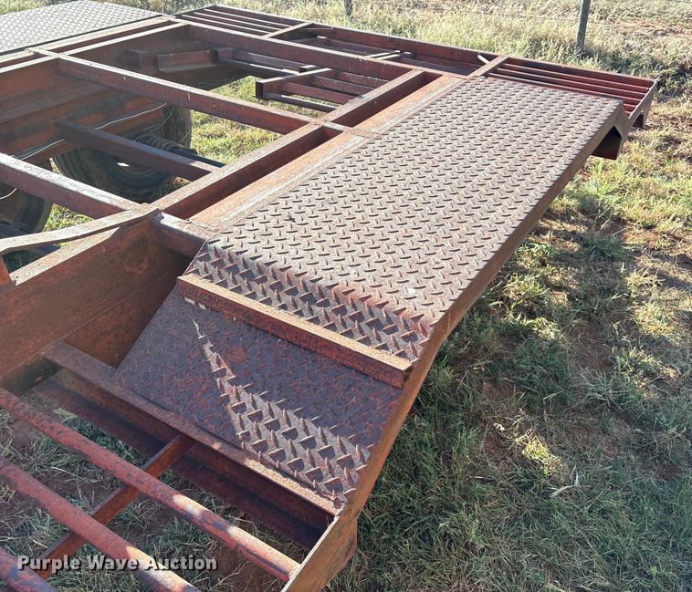 image for item IE9213 Donahue Manufacturing 800 windrower trailer