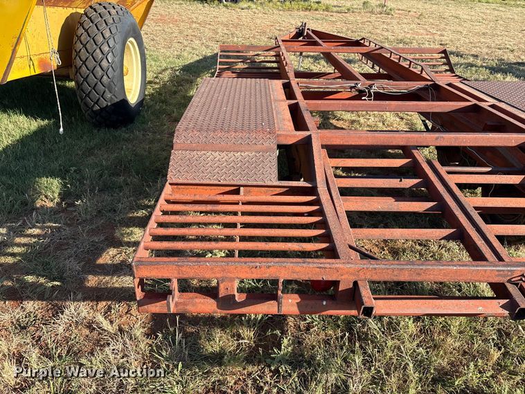 image for item IE9213 Donahue Manufacturing 800 windrower trailer