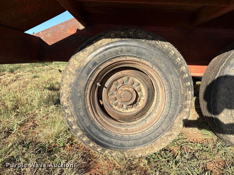 image for item IE9213 Donahue Manufacturing 800 windrower trailer