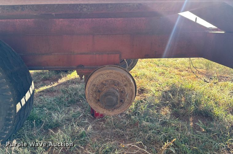 image for item IE9213 Donahue Manufacturing 800 windrower trailer