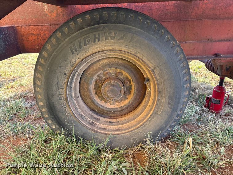 image for item IE9213 Donahue Manufacturing 800 windrower trailer