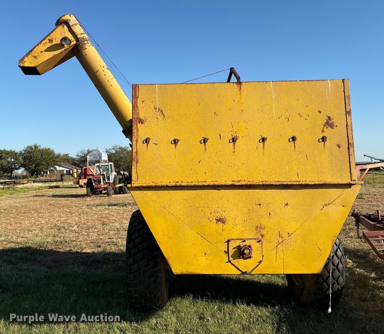 image for item IE9214 Big 12 12K grain cart