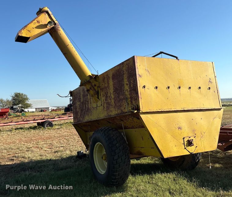 image for item IE9214 Big 12 12K grain cart