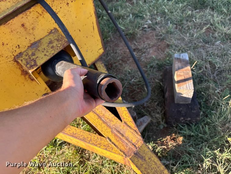 image for item IE9214 Big 12 12K grain cart