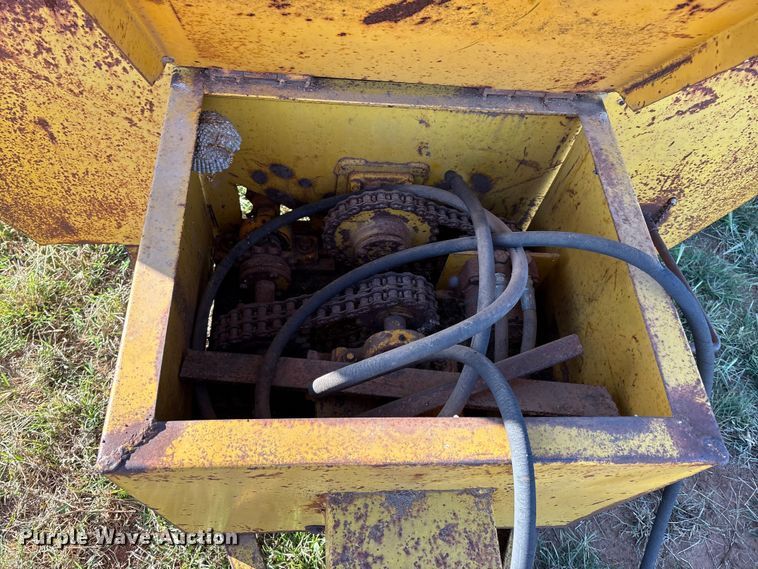 image for item IE9214 Big 12 12K grain cart