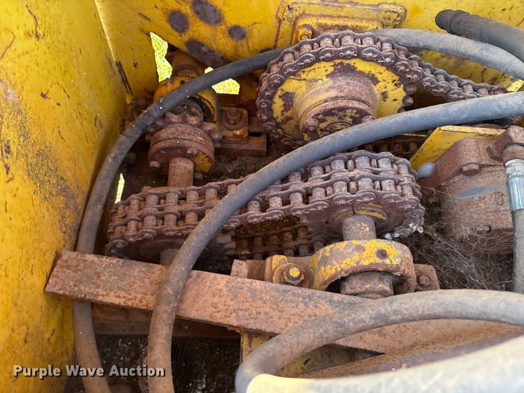 image for item IE9214 Big 12 12K grain cart