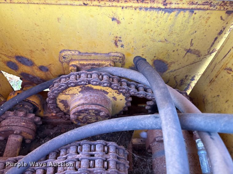 image for item IE9214 Big 12 12K grain cart