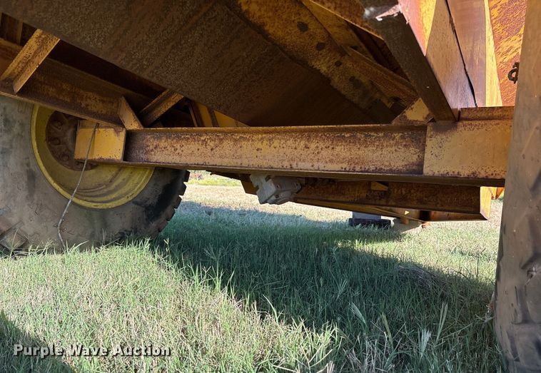 image for item IE9214 Big 12 12K grain cart