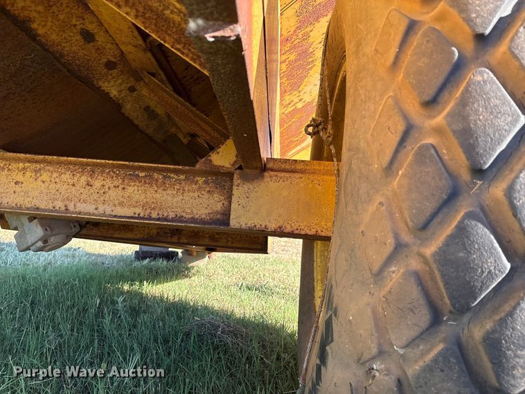 image for item IE9214 Big 12 12K grain cart