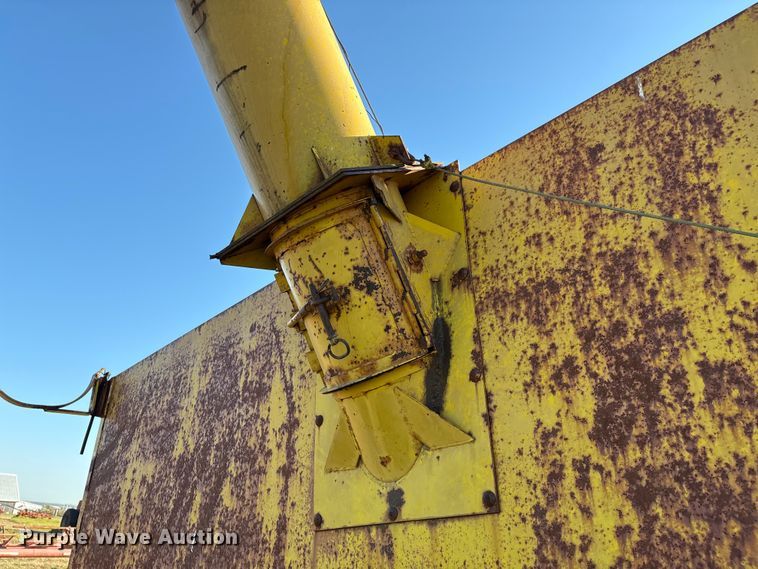 image for item IE9214 Big 12 12K grain cart