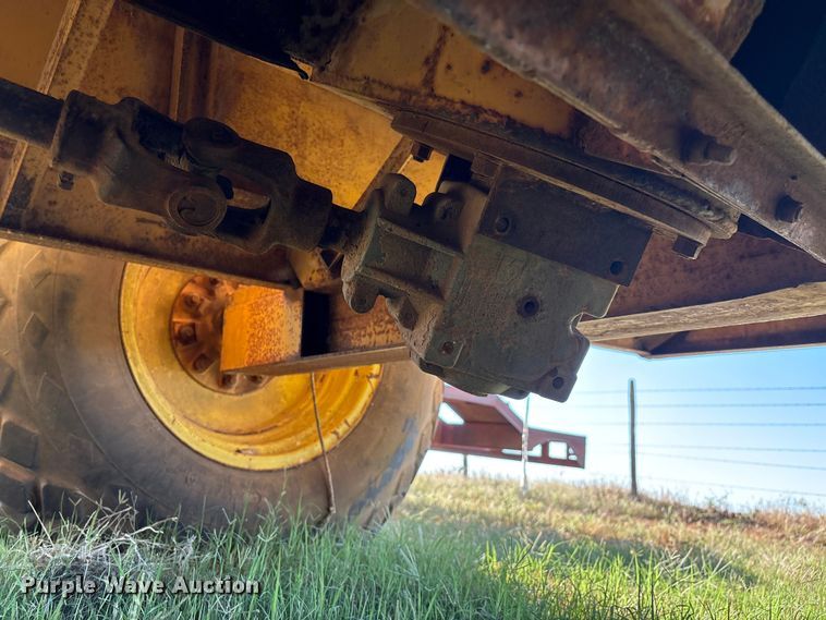 image for item IE9214 Big 12 12K grain cart