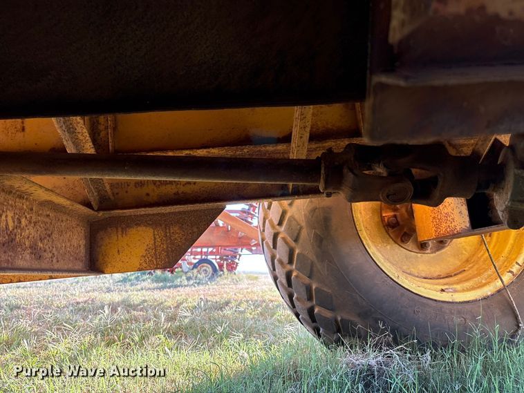 image for item IE9214 Big 12 12K grain cart