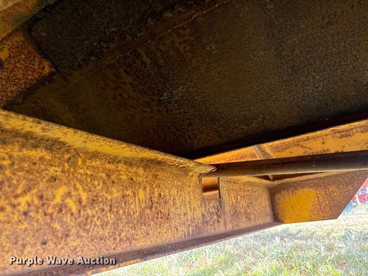 image for item IE9214 Big 12 12K grain cart