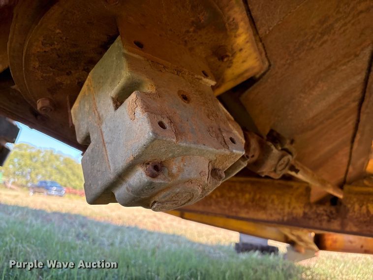 image for item IE9214 Big 12 12K grain cart