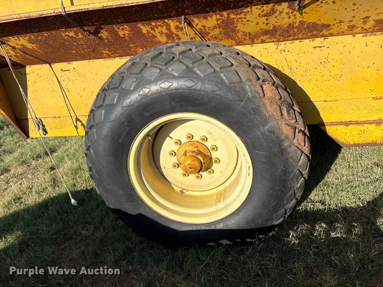 image for item IE9214 Big 12 12K grain cart