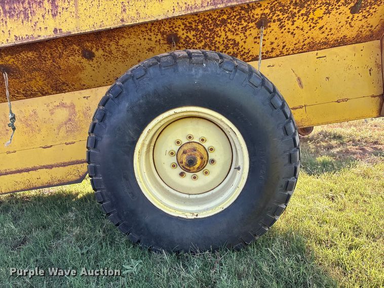 image for item IE9214 Big 12 12K grain cart