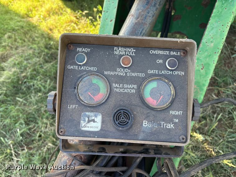 image for item IE9215 John Deere 535 round baler