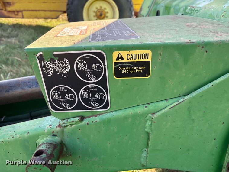 image for item IE9215 John Deere 535 round baler