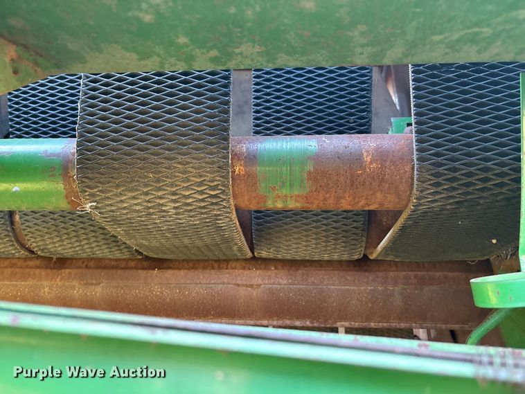 image for item IE9215 John Deere 535 round baler
