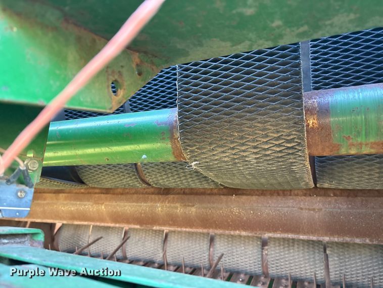 image for item IE9215 John Deere 535 round baler