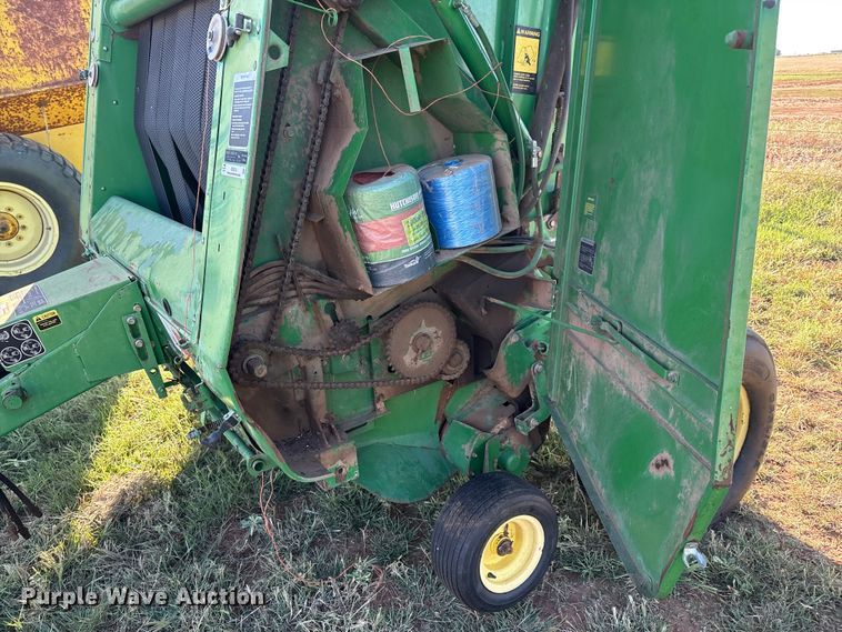 image for item IE9215 John Deere 535 round baler