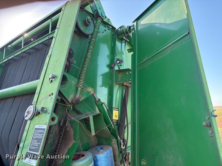 image for item IE9215 John Deere 535 round baler