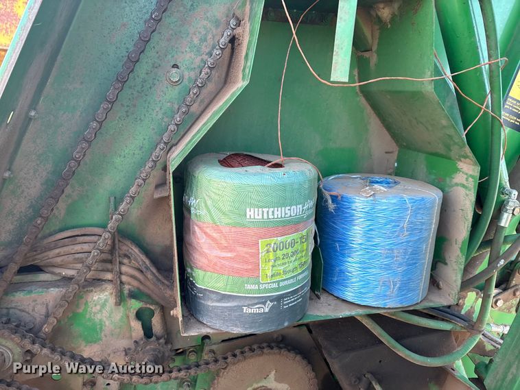 image for item IE9215 John Deere 535 round baler