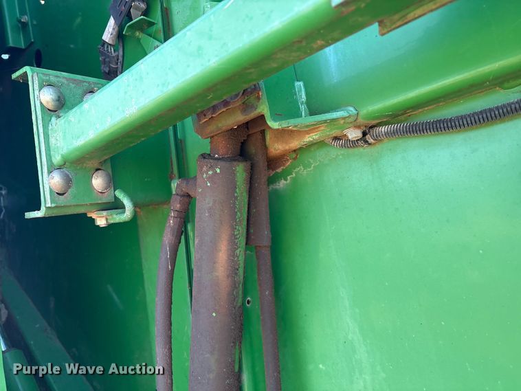 image for item IE9215 John Deere 535 round baler