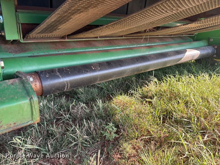 image for item IE9215 John Deere 535 round baler