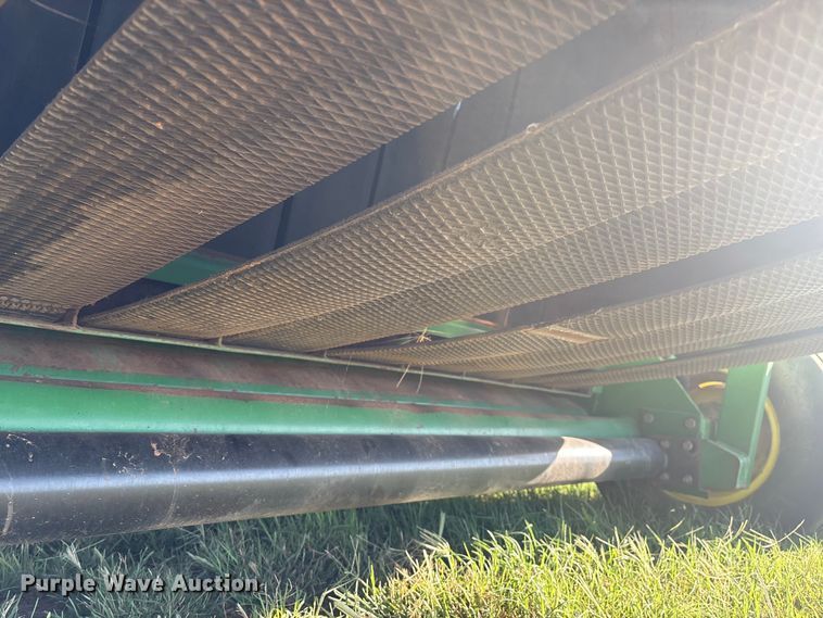 image for item IE9215 John Deere 535 round baler