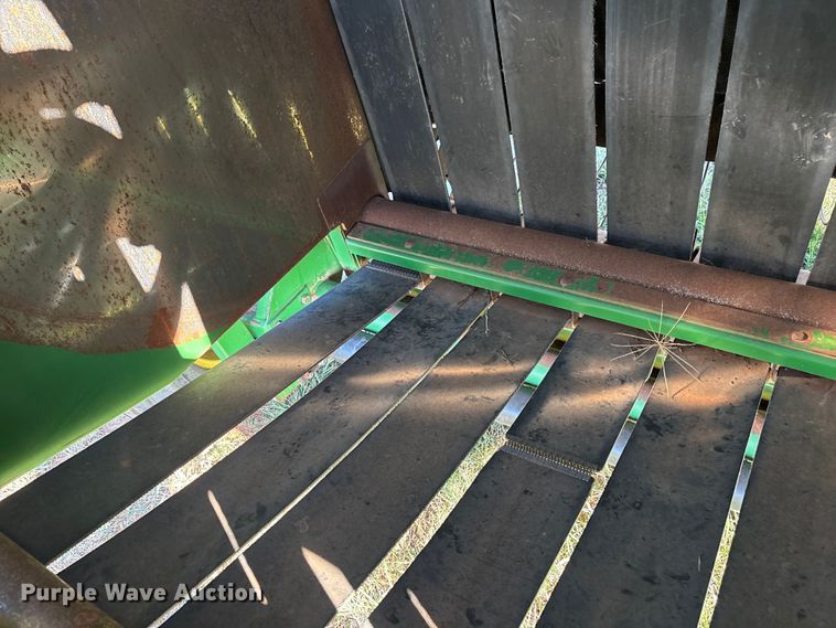 image for item IE9215 John Deere 535 round baler