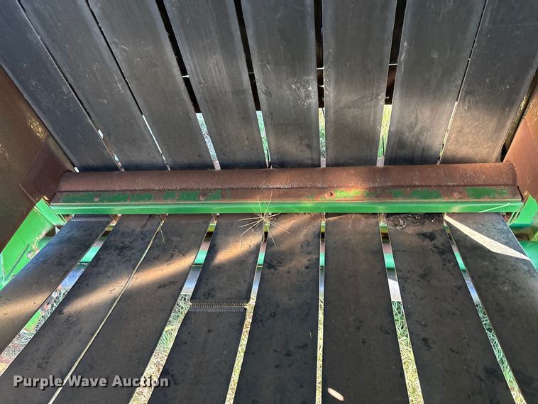 image for item IE9215 John Deere 535 round baler