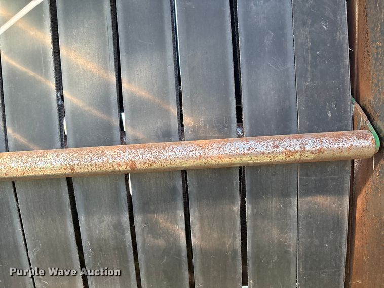 image for item IE9215 John Deere 535 round baler