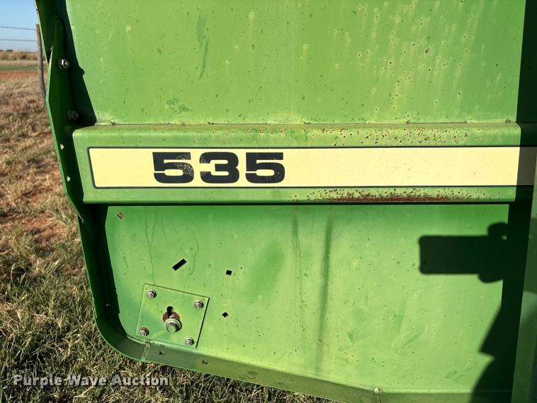 image for item IE9215 John Deere 535 round baler