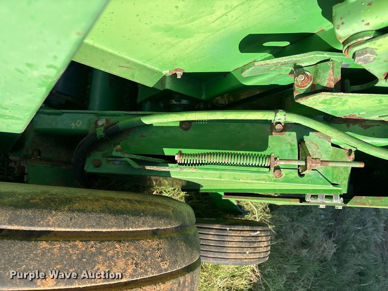 image for item IE9215 John Deere 535 round baler