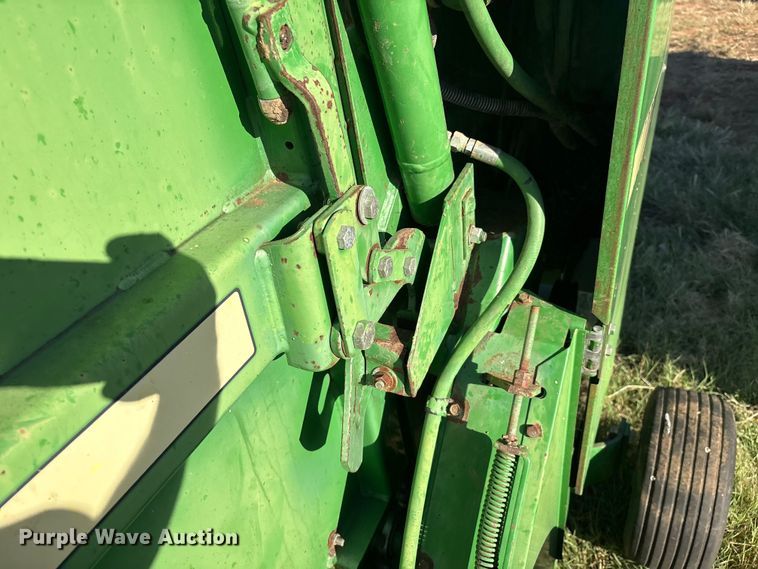 image for item IE9215 John Deere 535 round baler