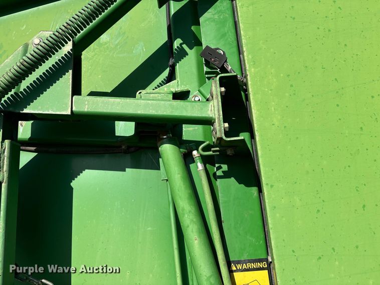 image for item IE9215 John Deere 535 round baler
