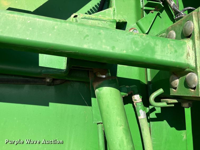 image for item IE9215 John Deere 535 round baler