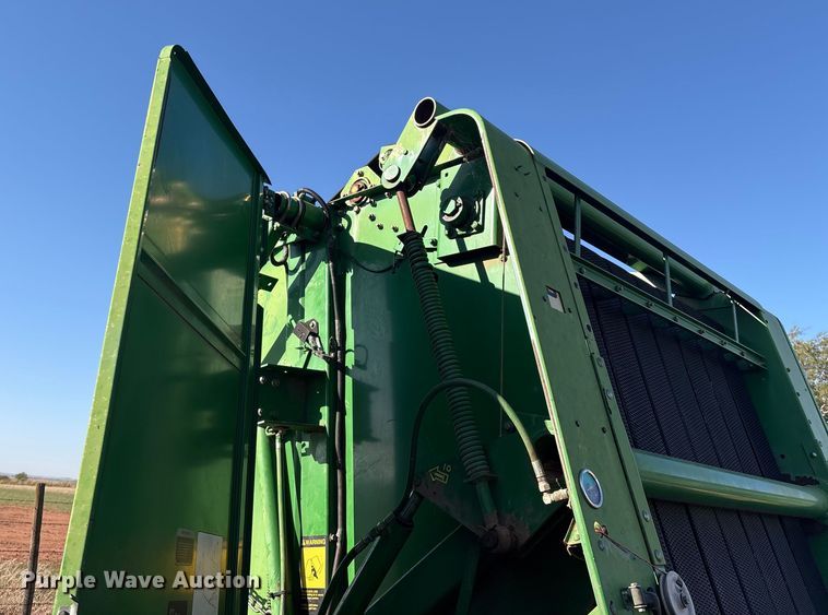 image for item IE9215 John Deere 535 round baler