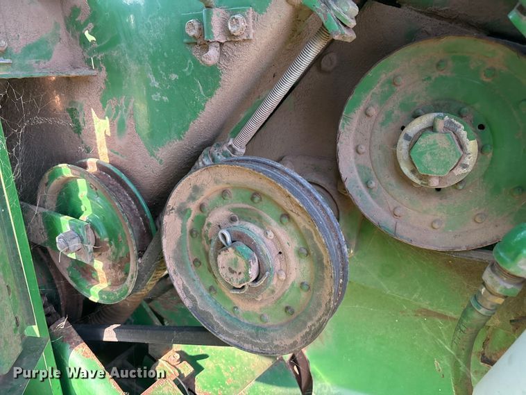 image for item IE9215 John Deere 535 round baler