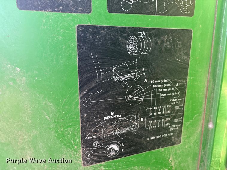 image for item IE9215 John Deere 535 round baler