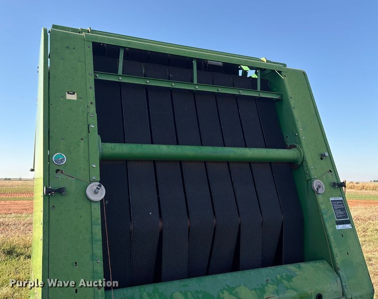 image for item IE9215 John Deere 535 round baler